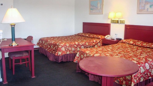 Golden Wheat Budget Host Inn image 13
