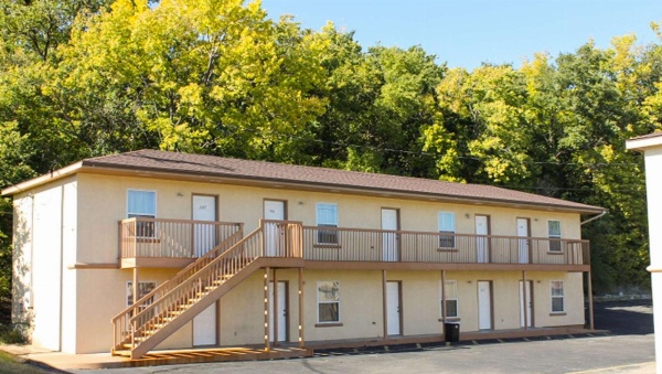Golden Wheat Budget Host Inn image 3