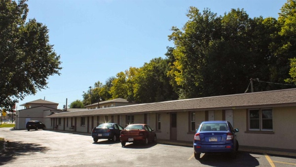 Golden Wheat Budget Host Inn image 5